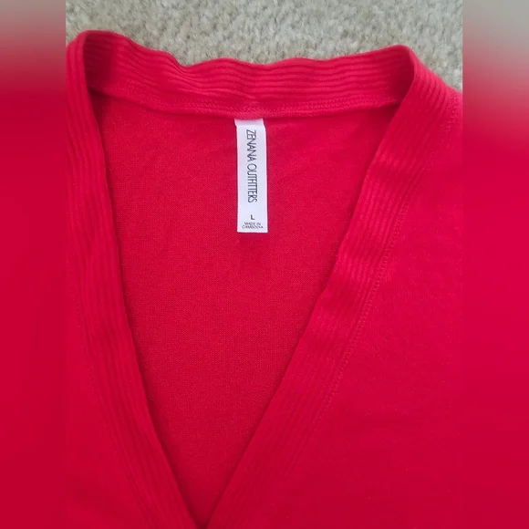 Red Button-Up Quarter Sleeve Cardigan - Picture 4 of 4